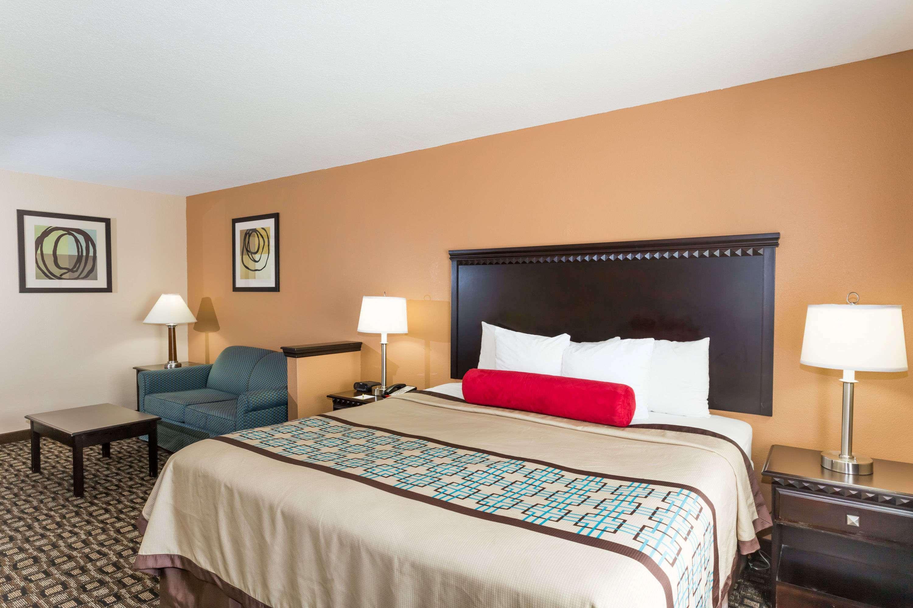 Days Inn & Suites By Wyndham Savannah North I-95 Порт Уэнтворт Экстерьер фото
