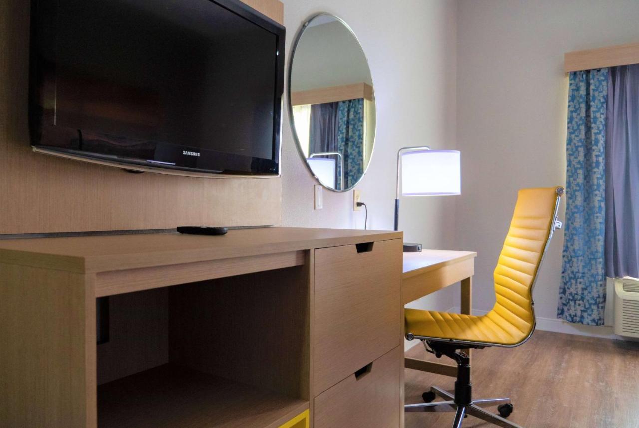 Days Inn & Suites By Wyndham Savannah North I-95 Порт Уэнтворт Экстерьер фото