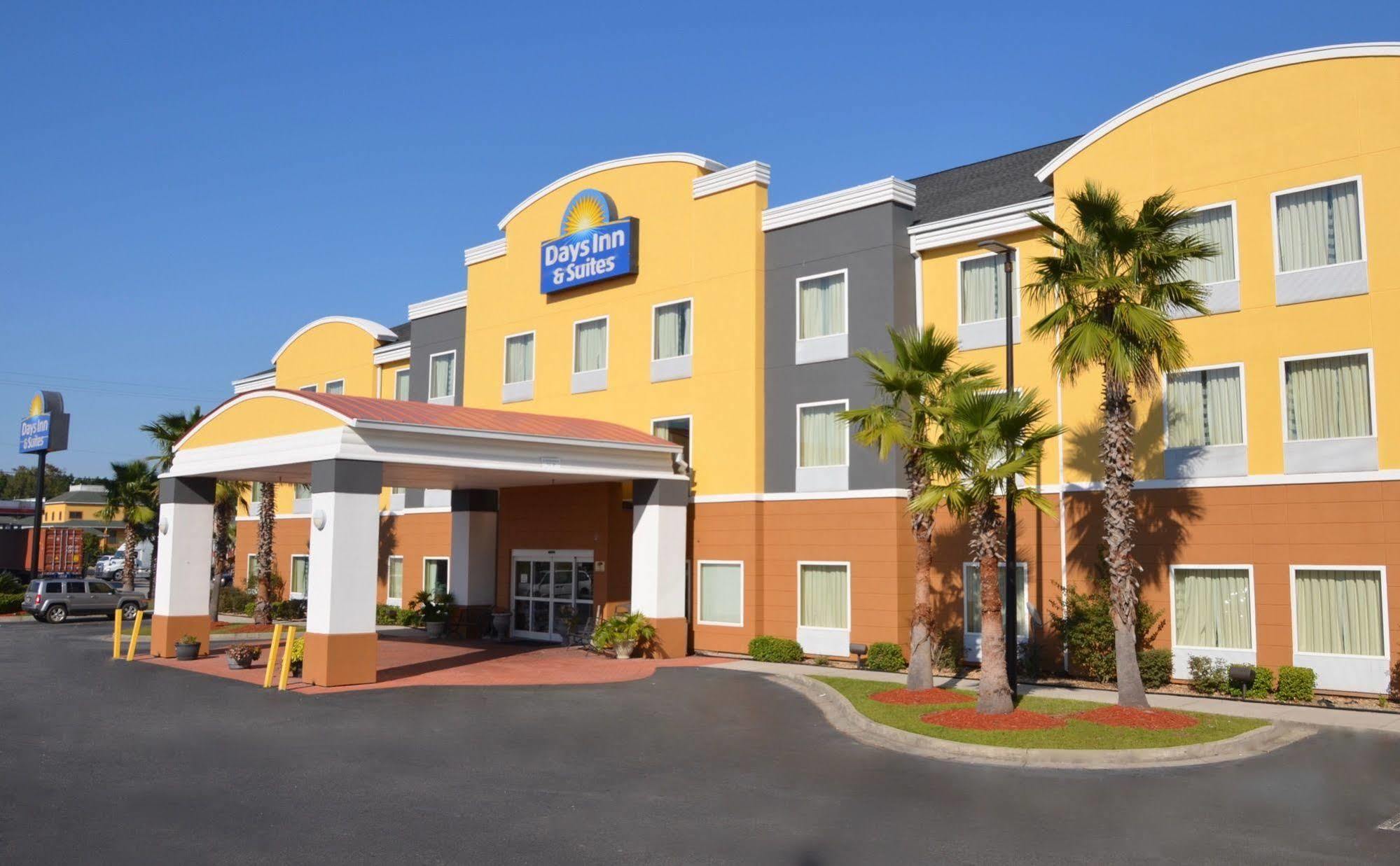 Days Inn & Suites By Wyndham Savannah North I-95 Порт Уэнтворт Экстерьер фото