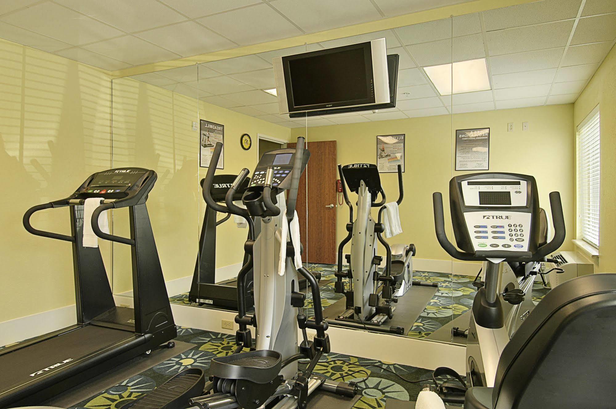 Days Inn & Suites By Wyndham Savannah North I-95 Порт Уэнтворт Экстерьер фото